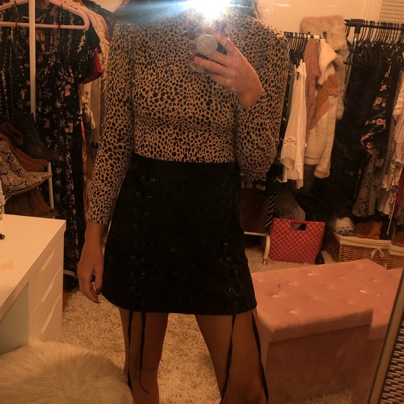 Showpo Suede Lace-Up Skirt NWT - Picture 4 of 4